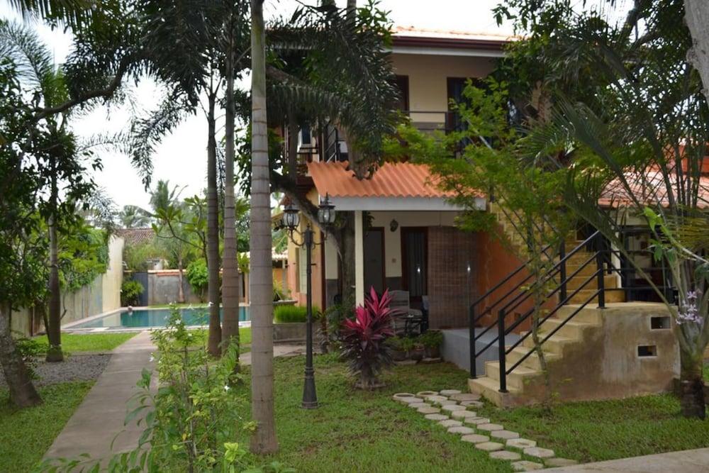 Morning Star Resorts Negombo Exteriör bild