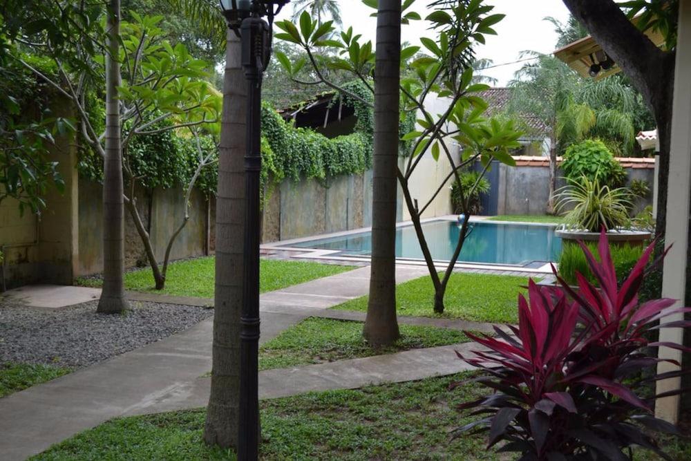 Morning Star Resorts Negombo Exteriör bild