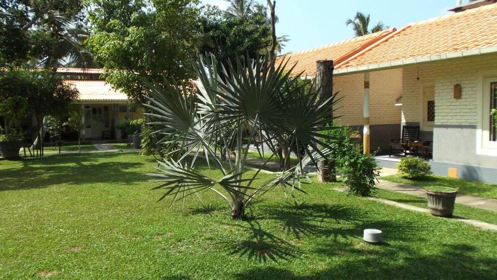 Morning Star Resorts Negombo Exteriör bild